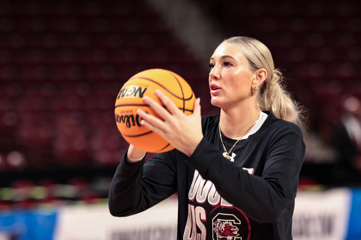 South Carolina WBB’s Chloe Kitts (21)