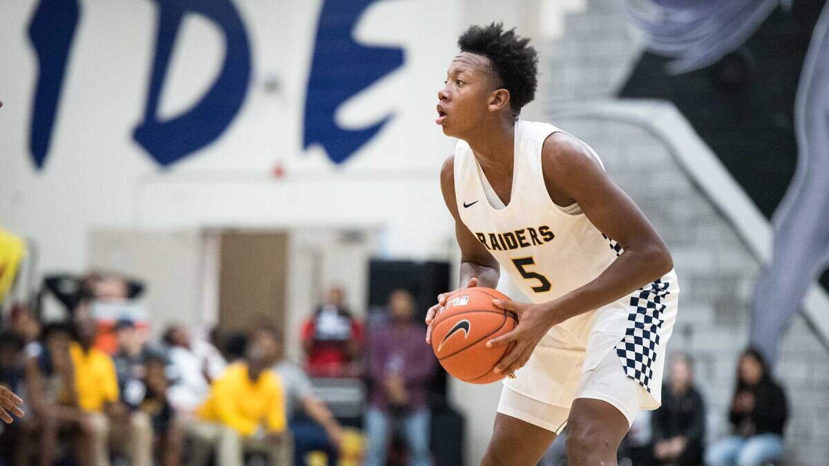 Keenan’s Raekwon Horton scored 19 points in Friday’s 76-33 win over Mid-Carolina in the Class 3A playoffs.