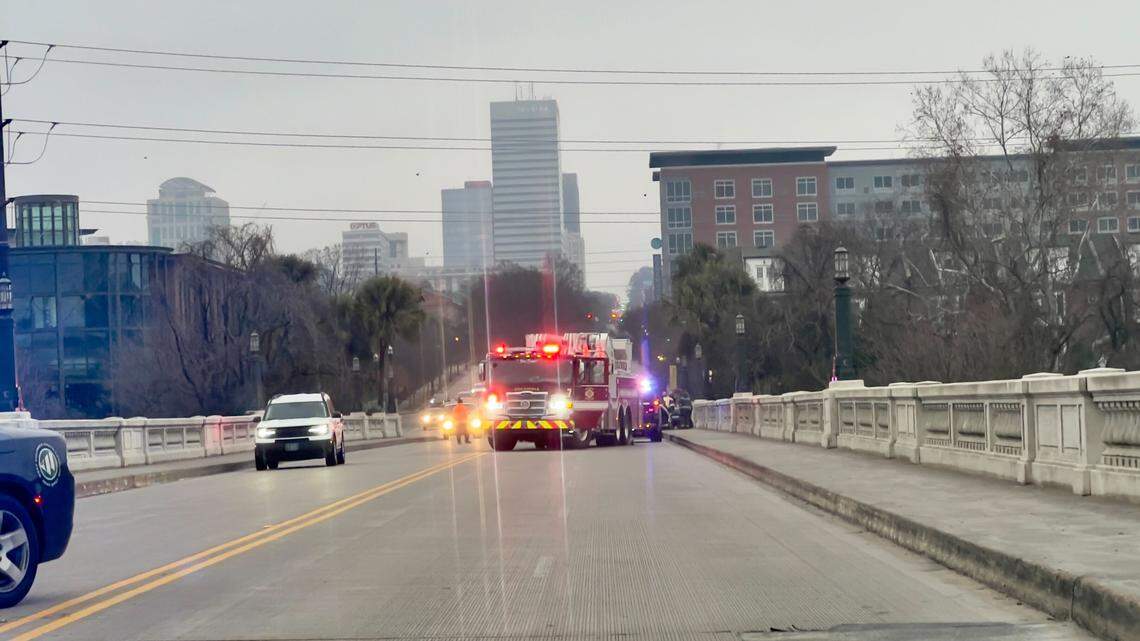 Crash blocks Gervais Street bridge and entrance to downtown Columbia