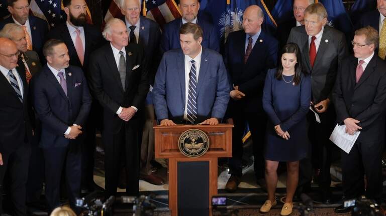 Most in SC would pay hundreds more initially under state income tax overhaul, report says