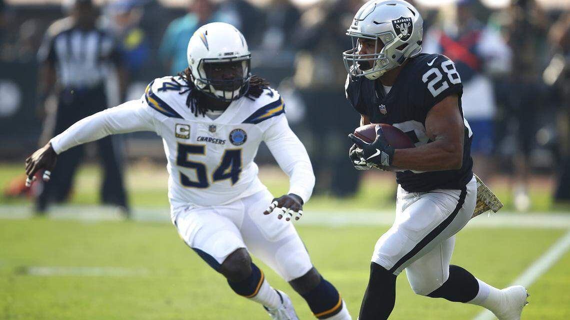 The Oakland Raiders and running back Doug Martin (28) are headed toward another losing season.