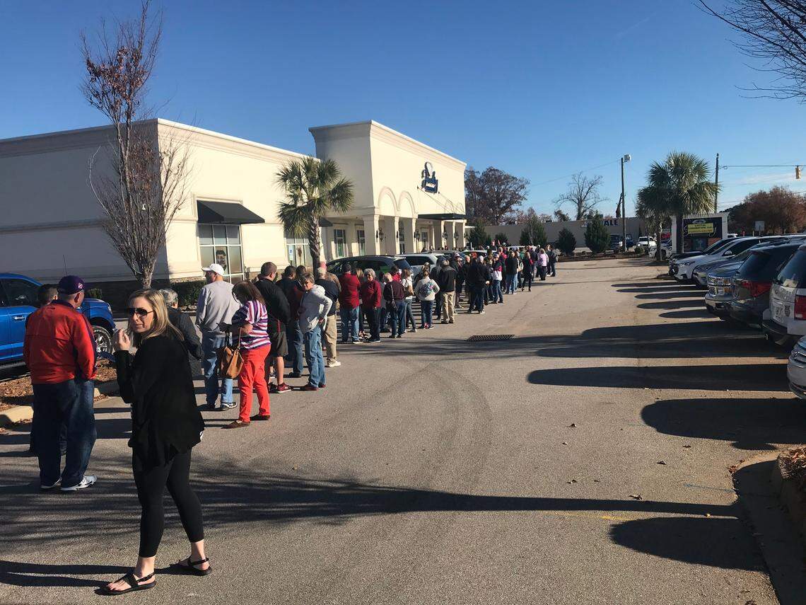 Eager customers lined up for a foreclosure sale at Jewelry Warehouse on Black Friday