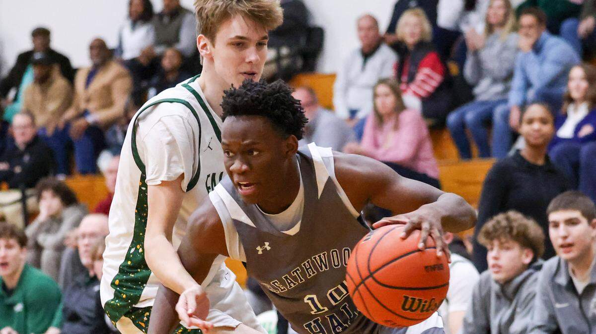 Chip Ravenell (10) of Heathwood Hall drives to the basket during Ben Lippen’s game against Heathwood Hall in Columbia on Tuesday, January 20, 2026.