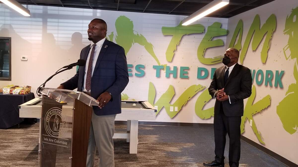 State Rep. Jermaine Johnson, left, and Columbia Mayor Steve Benjamin talk about Columbia’s CLIMB guaranteed income pilot program on Sept. 13, 2021.