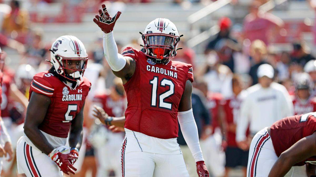 South Carolina Gamecocks tight end Traevon Kenion (12) plays Georgia at Williams-Brice Stadium on Saturday, September 17, 2022.
