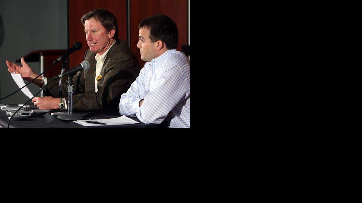 USC head football coach Steve Spurrier and recruiting coordinator Shane Beamer talk to the media about their recruiting class for 2009.