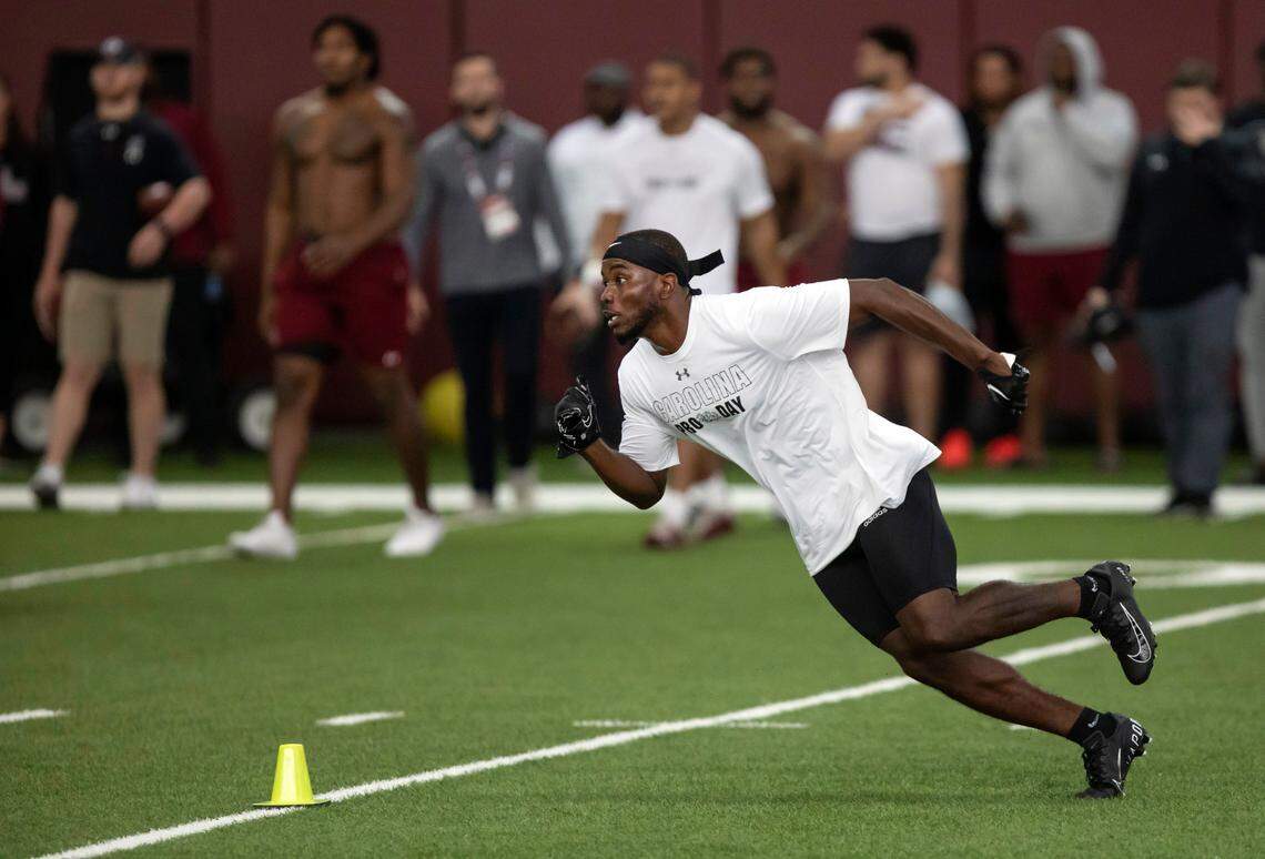 Jaylan Foster runs drills during Pro Day at USC on Friday, March 18, 2022.