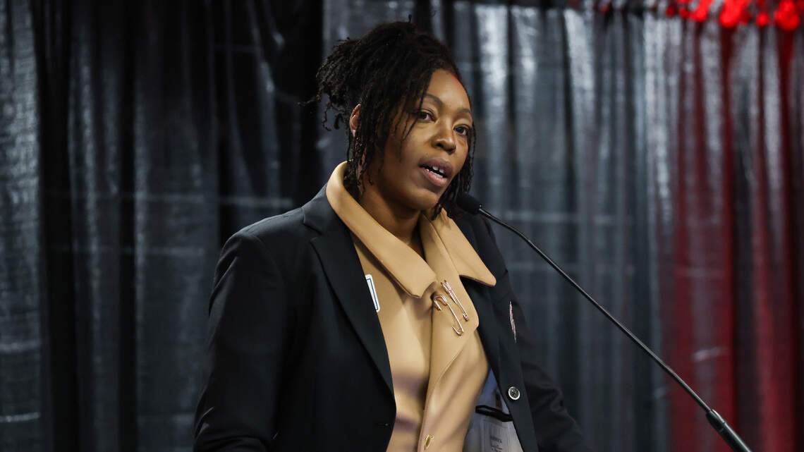 Gamecocks Hall of Famer set to take over local girls basketball program