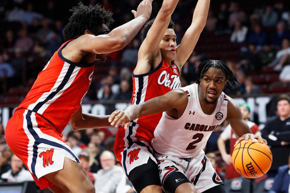 South Carolina Gamecocks guard Chico Carter Jr. (2) plays Ole Miss at Colonial Life Arena on Tuesday, January 17, 2023.
