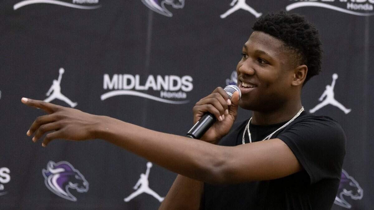 Five-star basketball player GG Jackson originally committed to UNC on April 27, 2022.