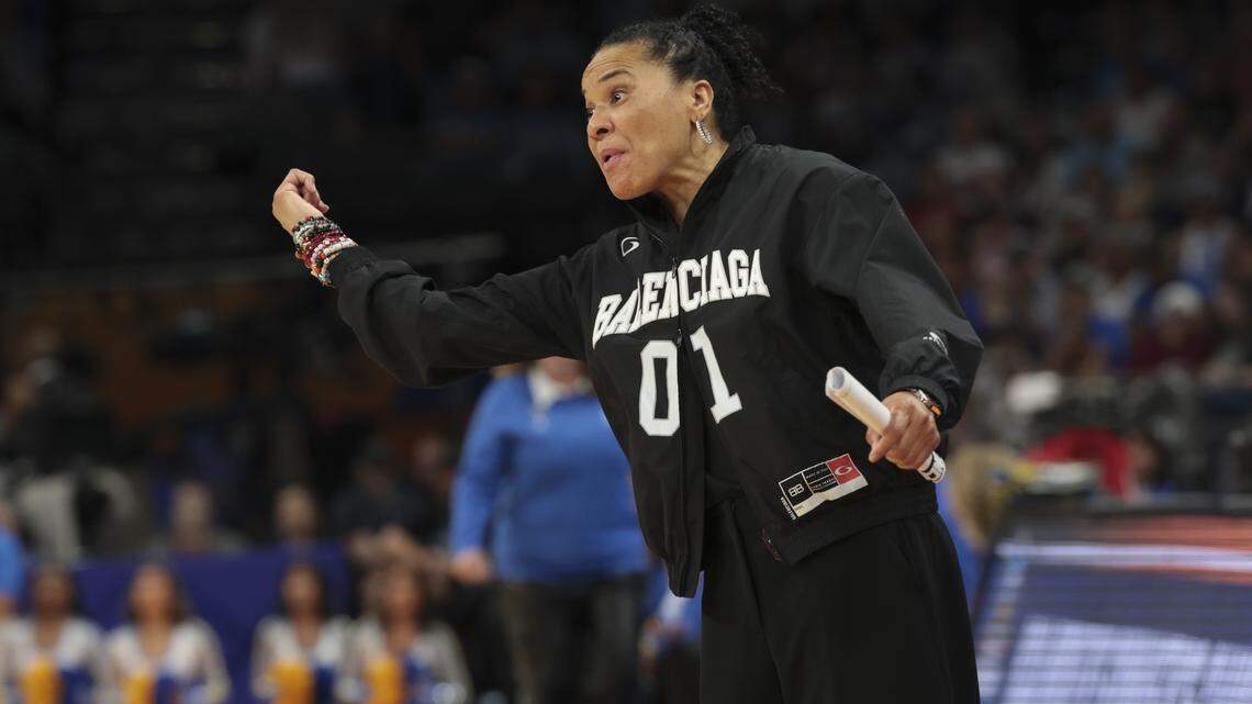 South Carolina head coach Dawn Staley 