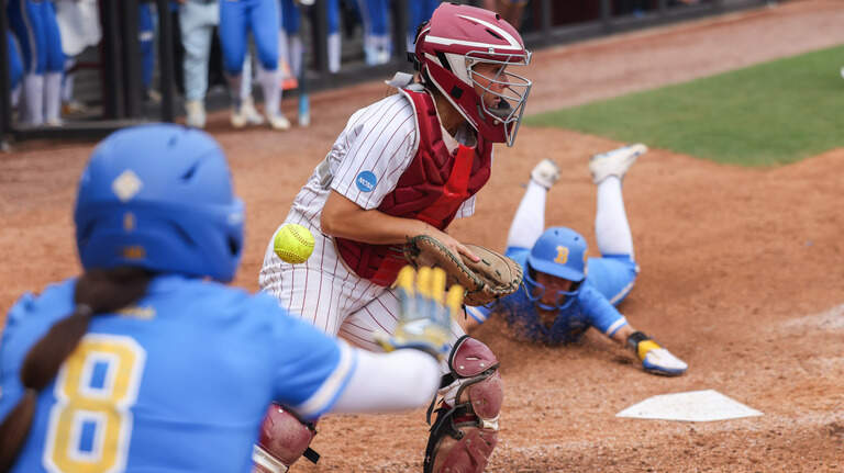 Photos: South Carolina vs UCLA, Game 3 of super regional