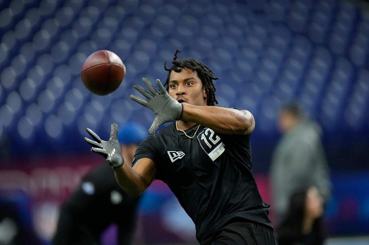 Coastal Carolina tight end Isaiah Likely (12) participates in a drill at the 2022 NFL Combine in Indianapolis, Thursday, March 3, 2022.