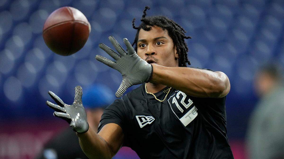 Coastal Carolina tight end Isaiah Likely (12) participates in a drill at the 2022 NFL Combine in Indianapolis, Thursday, March 3, 2022. (AP Photo/AJ Mast)