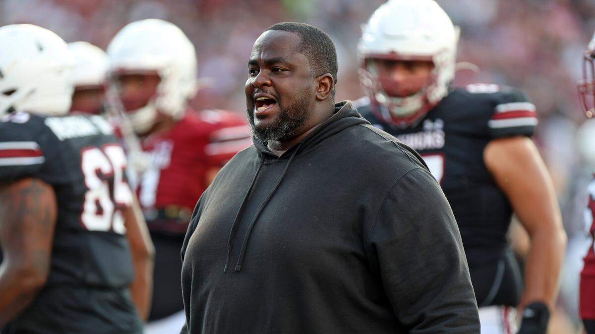 Lonnie Teasley was in this third season as USC’s offensive line coach.