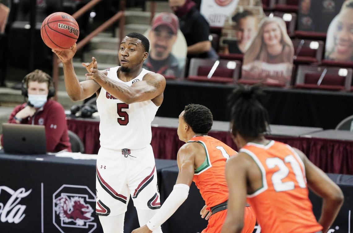 South Carolina Gamecocks guard Jermaine Couisnard (5) plays Florida A&M on January 2, 2021.