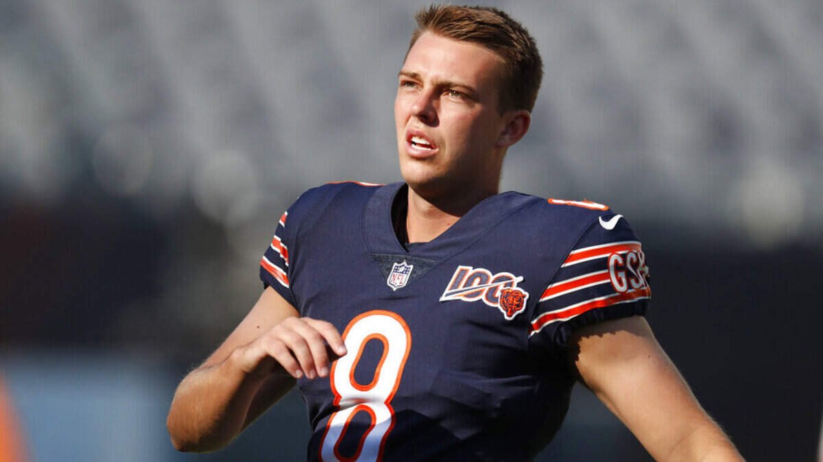 Chicago Bears kicker Elliott Fry warms up before team’s NFL preseason football game against the Carolina Panthers on Thursday, Aug. 8, 2019, in Chicago.