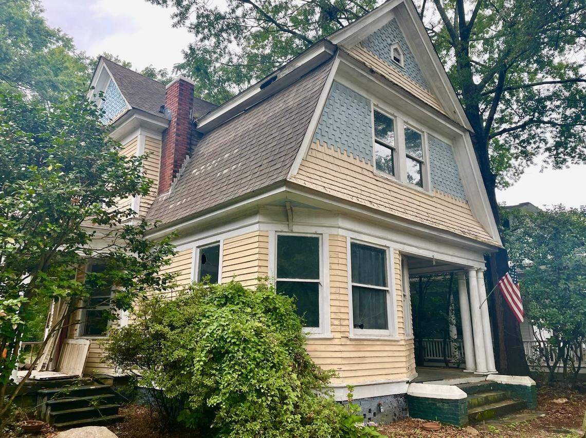 Residents of Columbia’s Elmwood Park neighborhood have filed a lawsuit against the investment group that owns a historic house on Lincoln Street, which has fallen into severe disrepair and, neighbors say, has become a dangerous nuisance. The front of the house is seen on Thursday, June 8, 2023.