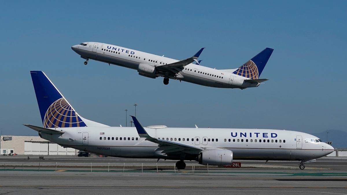 A passenger was arrested after a United Airlines flight that was diverted to Charleston, South Carolina, officials said. (AP Photo/Jeff Chiu, File)