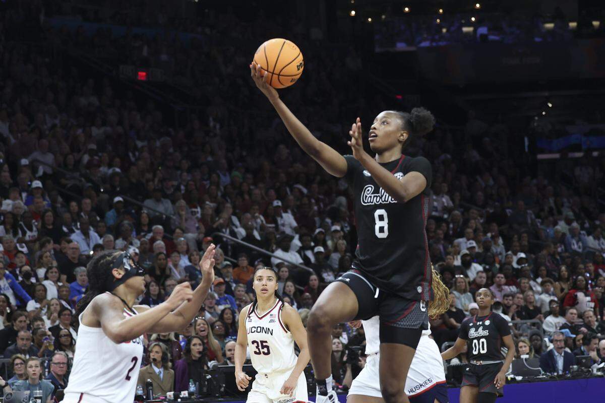 South Carolina's Joyce Edwards (8) shoots as UConn defends during the first half of action of their women's basketball game in the NCAA Tournament semifinals against UConn at Mortgage Matchup Center in Phoenix on Friday, April 3.2026. NCAA Tournament semifinals