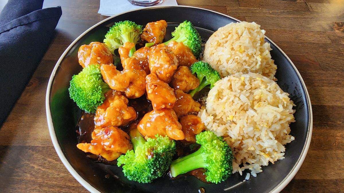 Luna Kitchen, a new Chinese restaurant, has opened at 724 Harden St. in Columbia’s Five Points.