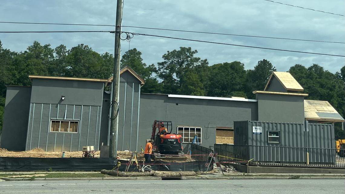 The old Cayce Red Lobster is under construction. What’s taking its place?