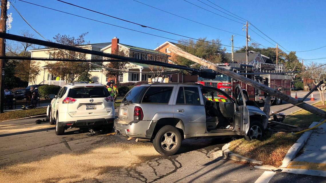 Crash on busy Lexington road knocks down utility pole, causes injuries, cops say