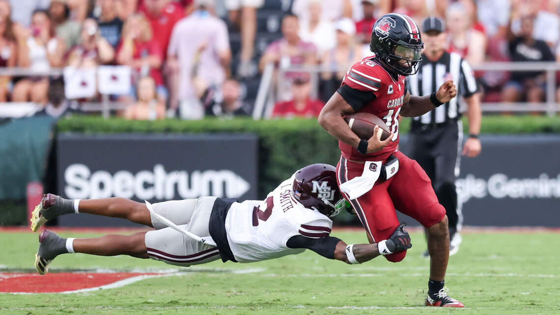 Shane Beamer stands up for LaNorris Sellers as South Carolina’s starting QB