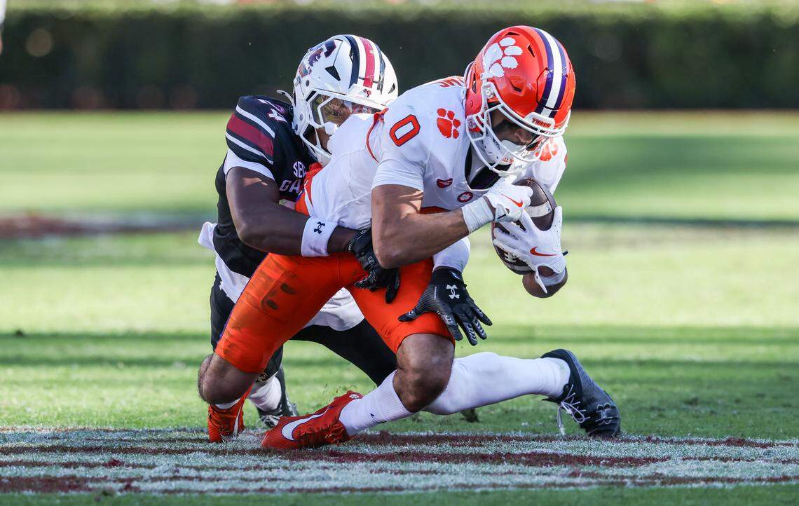 Clemson wide receiver Antonio Williams (0)