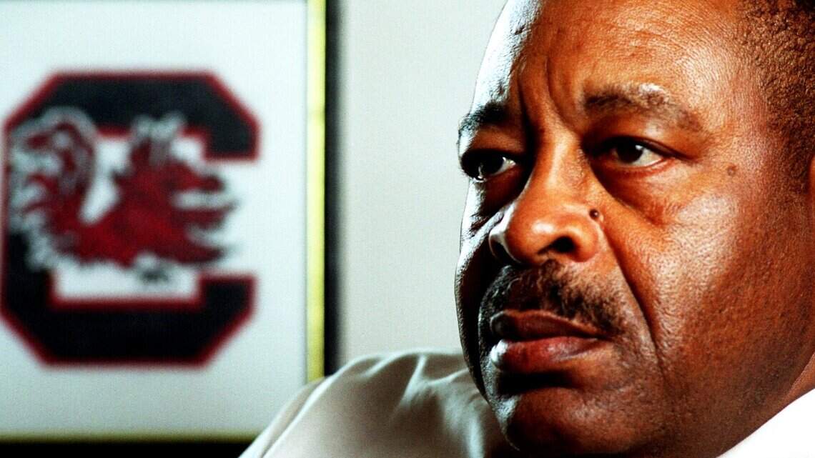 Harold White, longtime USC leader and school’s first black football coach, has died