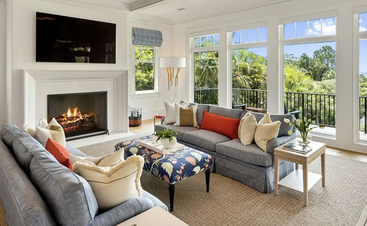 The house at 101 Flyway is 8,400 square feet.
