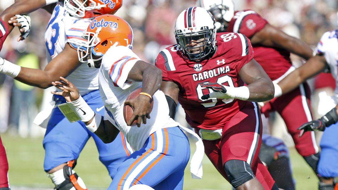 South Carolina defender Javon Kinlaw (99) closes in against Florida on Saturday at Williams-Brice Stadium. 11/11/17