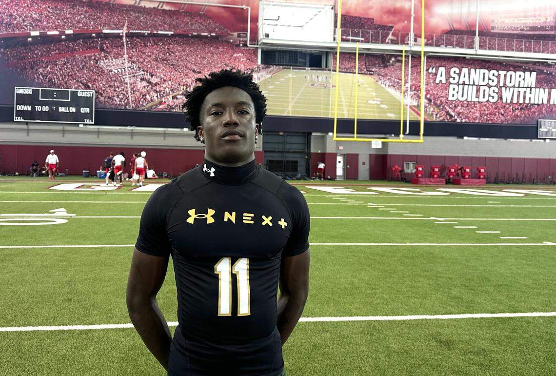 Catawba Ridge CB Joshua Dobson is ranked as the No. 6 player in America for the Class of 2027.