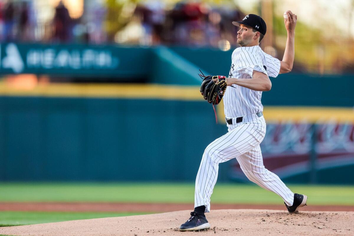 South Carolina Gamecocks pitcher Will Sanders (32) pitches against the Vanderbilt Commodores during their game at Founders Park Friday, March 25, 2022.