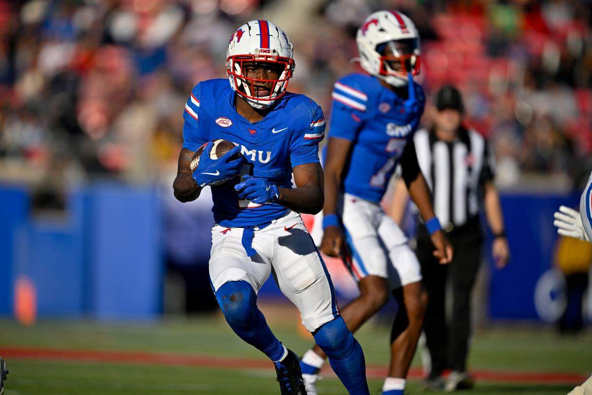 Nov 30, 2024; Dallas, Texas, USA; Southern Methodist Mustangs running back Brashard Smith (1) in action during the game between the SMU Mustangs and the California Golden Bears at Gerald J. Ford Stadium.