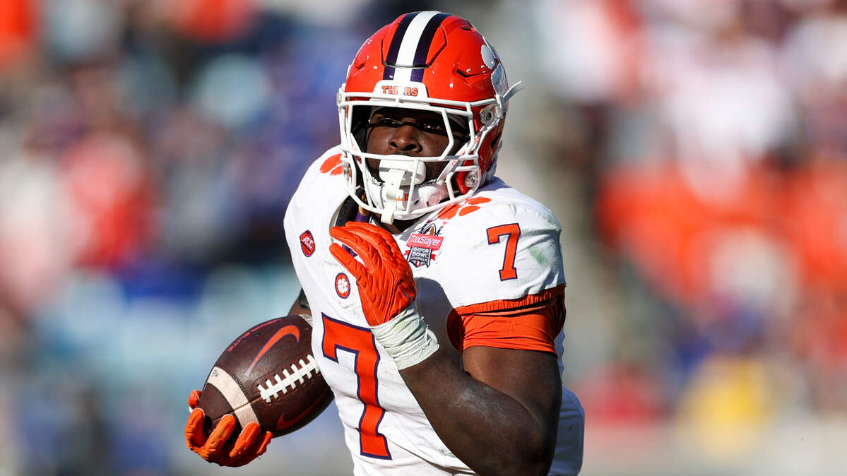 Dec 29, 2023; Jacksonville, FL, USA; Clemson Tigers running back Phil Mafah (7) runs with the ball against the Kentucky Wildcats in the fourth quarter during the Gator Bowl at EverBank Stadium.