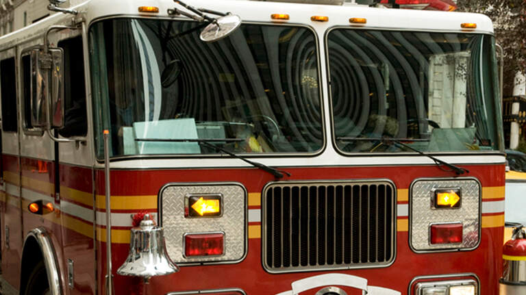 Firefighters battling blaze by restaurant threatened by armed man, SC cops say