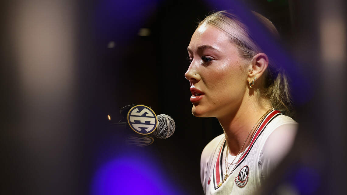 Will Chloe Kitts be limited to start Gamecocks’ season? What Dawn Staley said
