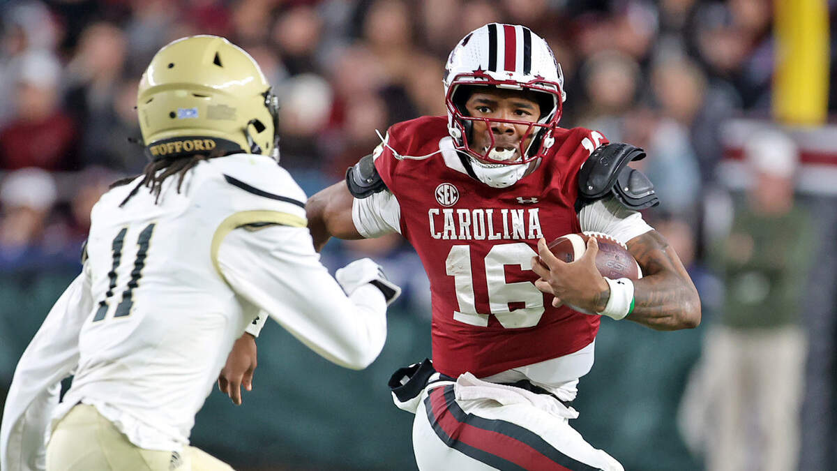 South Carolina’s LaNorris Sellers during Saturday’s game against Wofford at Williams-Brice Stadium.
