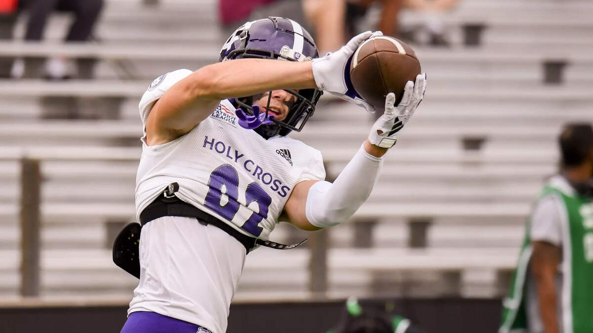 Holy Cross WR Charly Mullaly committed to South Carolina Gamecocks football.