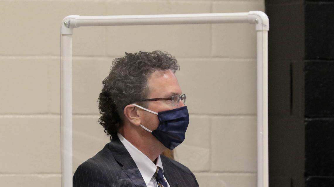 SC school board moves to censure ex-member over superintendent resignation