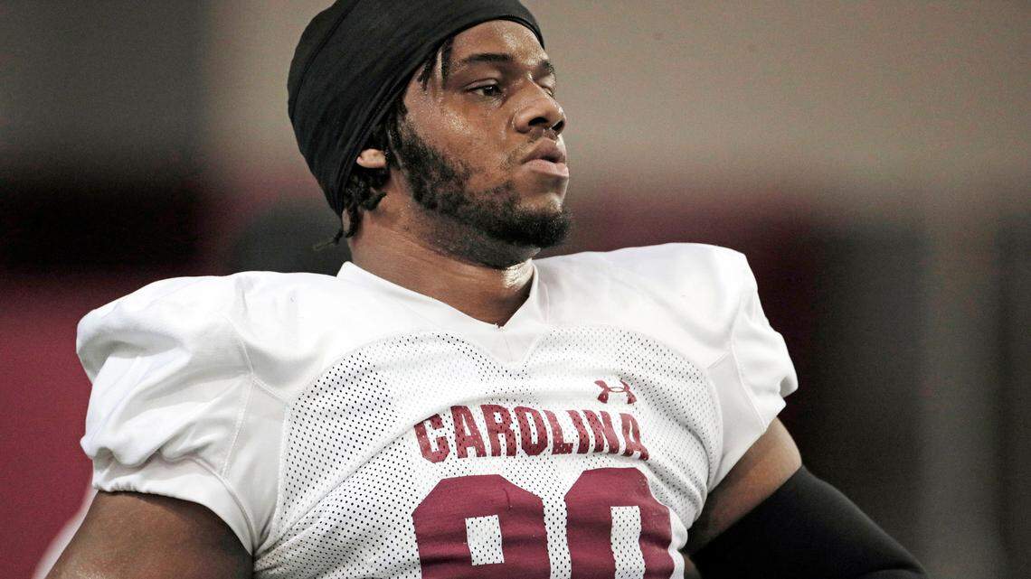 South Carolina’s TJ Sanders 90 practices football on Thursday, April 7, 2022.