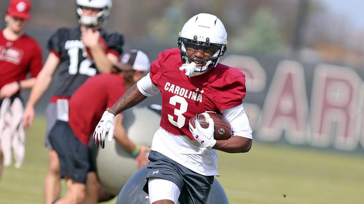 South Carolina's Mazeo Bennett during a 2026 spring football practice.
