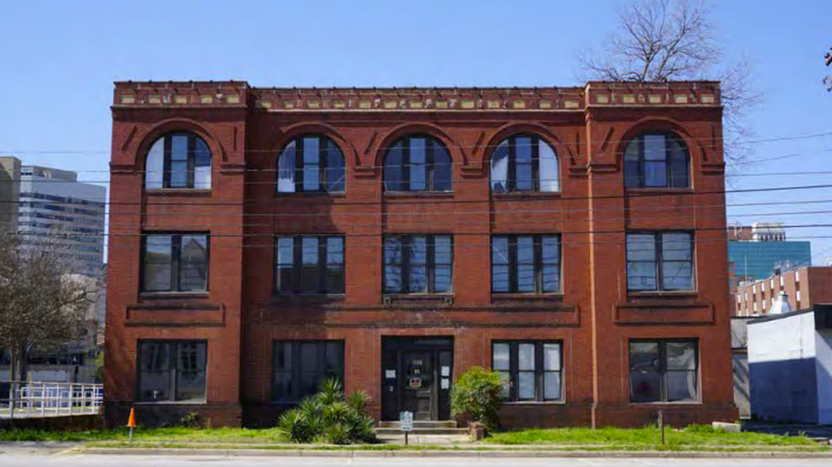 Local developers hope to restore the historic Beverly Apartments at 1525 Bull St.