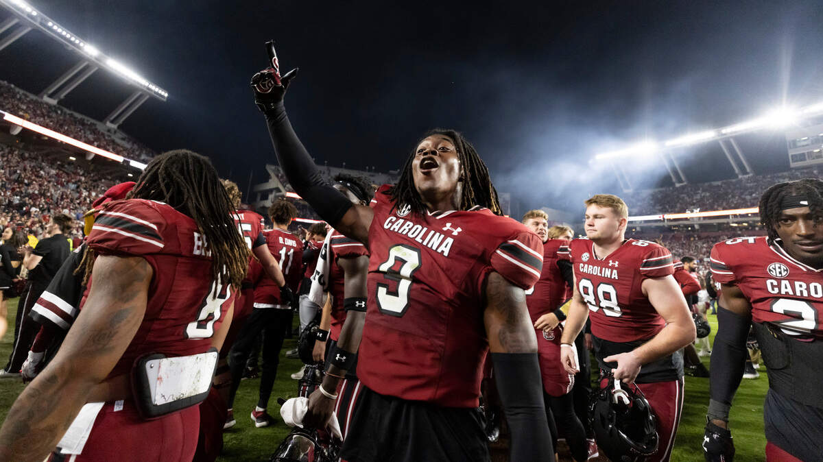 South Carolina defensive back Cam Smith (9)