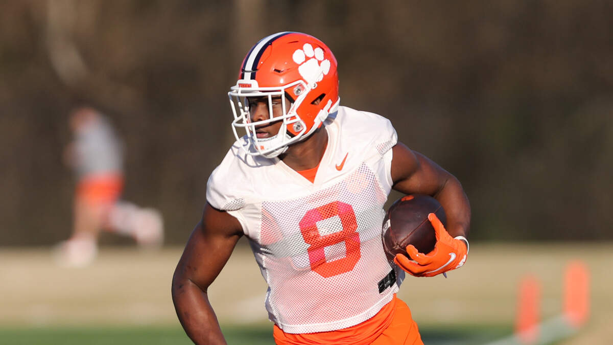 Clemson football’s Adam Randall at spring practice March 2, 2022.