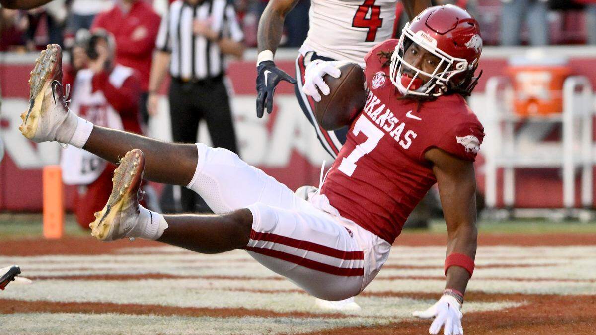 Arkansas tight end Trey Knox