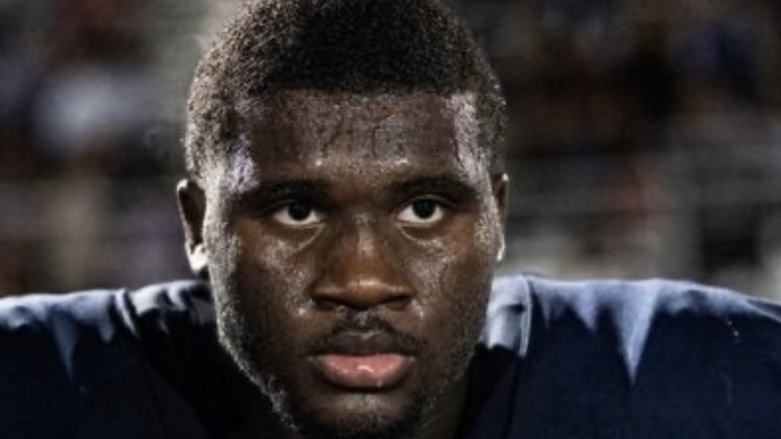 Three-star offensive lineman Trovon Baugh