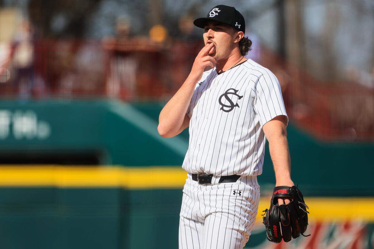 South Carolina right-hander Brandon Stone (32) plays Northern Kentucky at Founders Park on Saturday, Feb. 14, 2026.