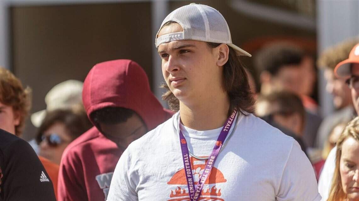 Charleston recruit uses college football commitment to send a heartwarming message
